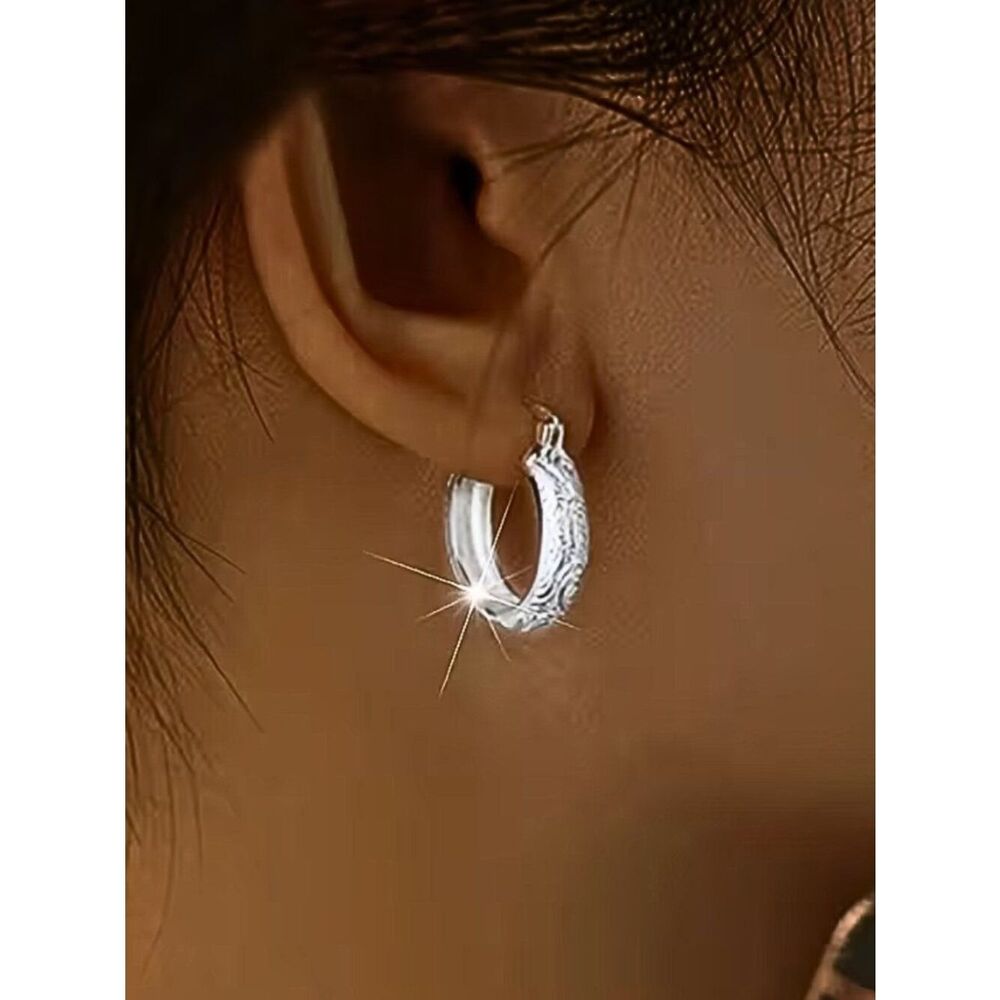 Huggie Hoop Earrings Engraved Pattern Handcrafted Slivery Finish Lever-Back